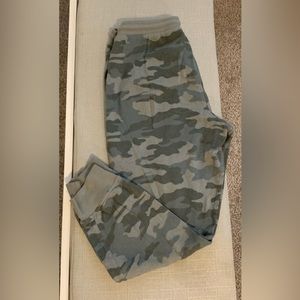 Universal Threads ladies jogger style sweat pant.